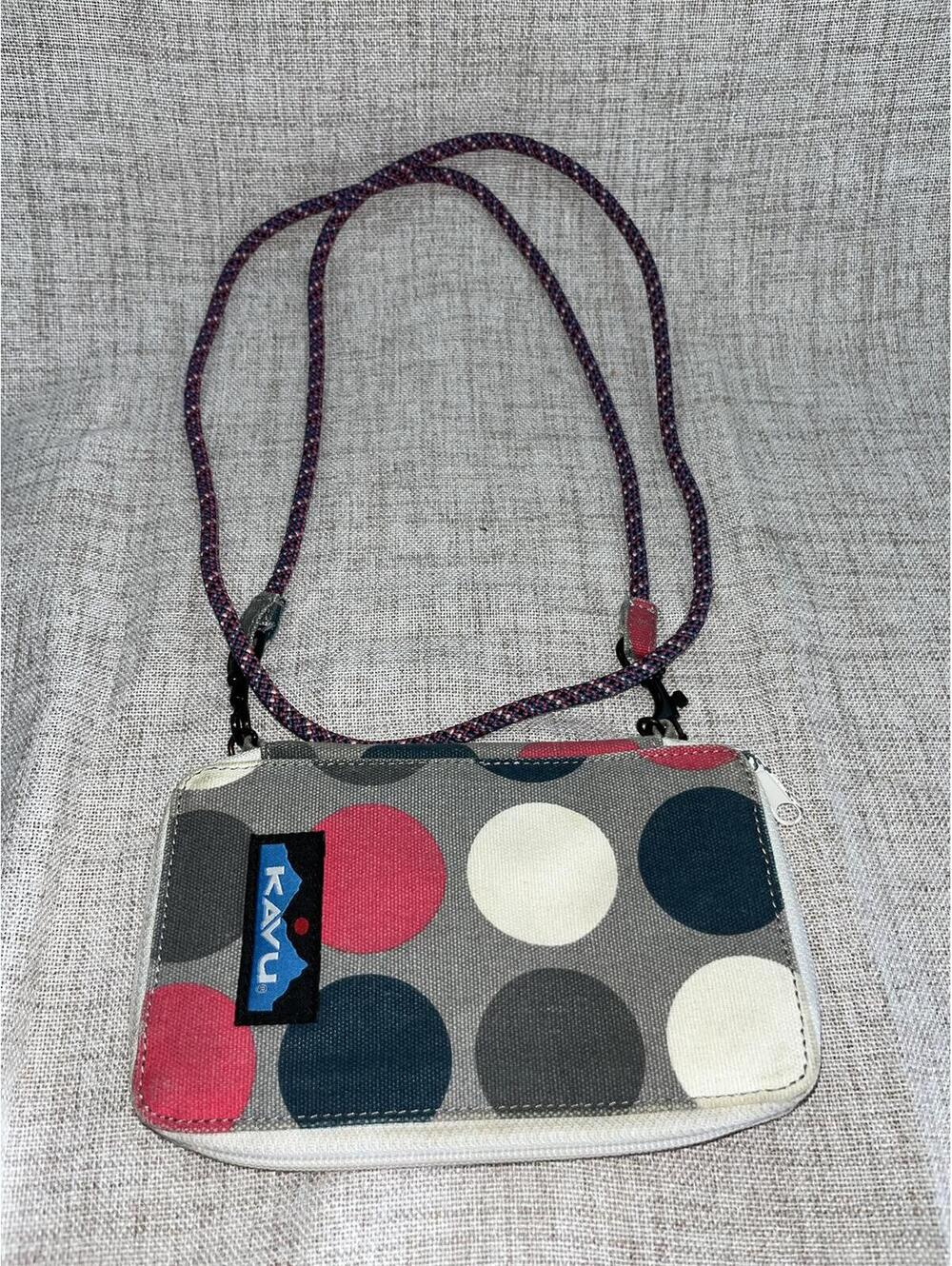 KAVU Go Time Crossbody Wallet EUC